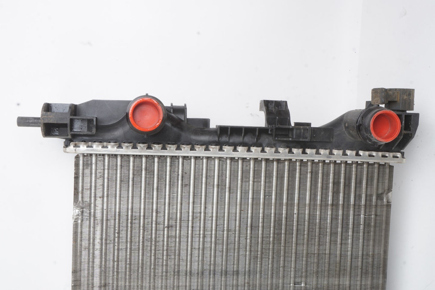 2018 - 2021 Jeep Renegade 2.4l Engine Cooling Radiator OEM