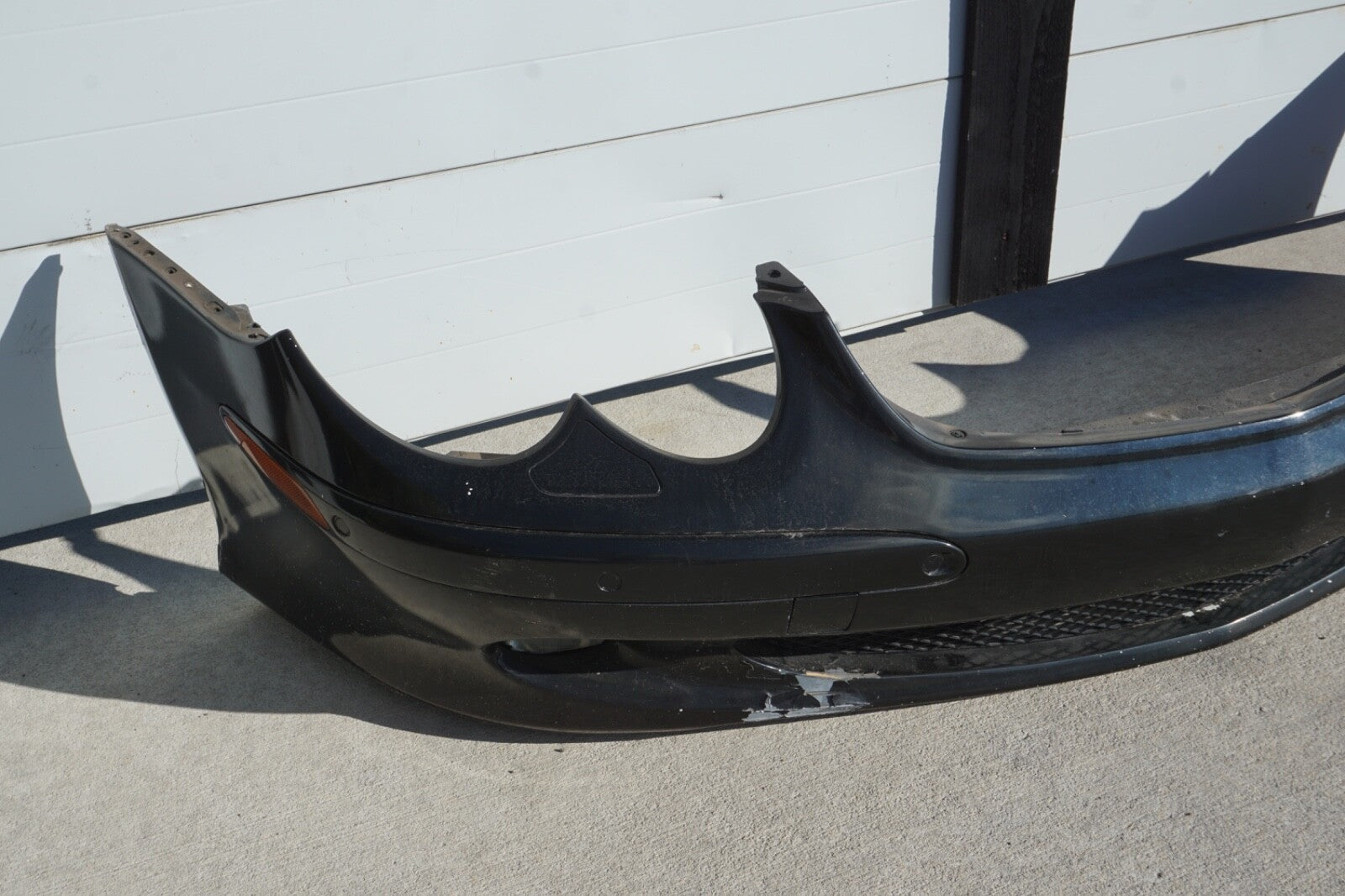 03-06 MERCEDES SL500 FRONT BUMPER COVER W/PARK ASSIST SENSORS