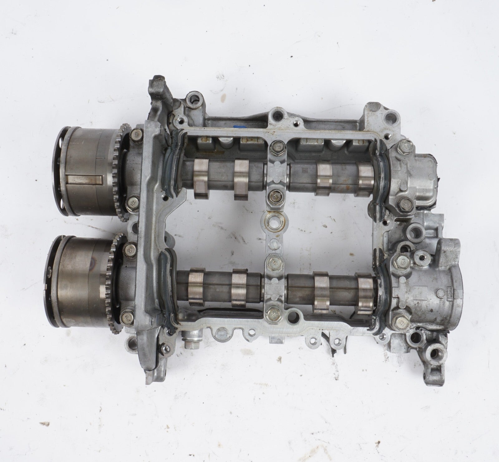 2011-2013 BMW 550I GT F07 N63 4.4L CAMSHAFTS WITH TRAY RIGHT PASSENGER SIDE OEM