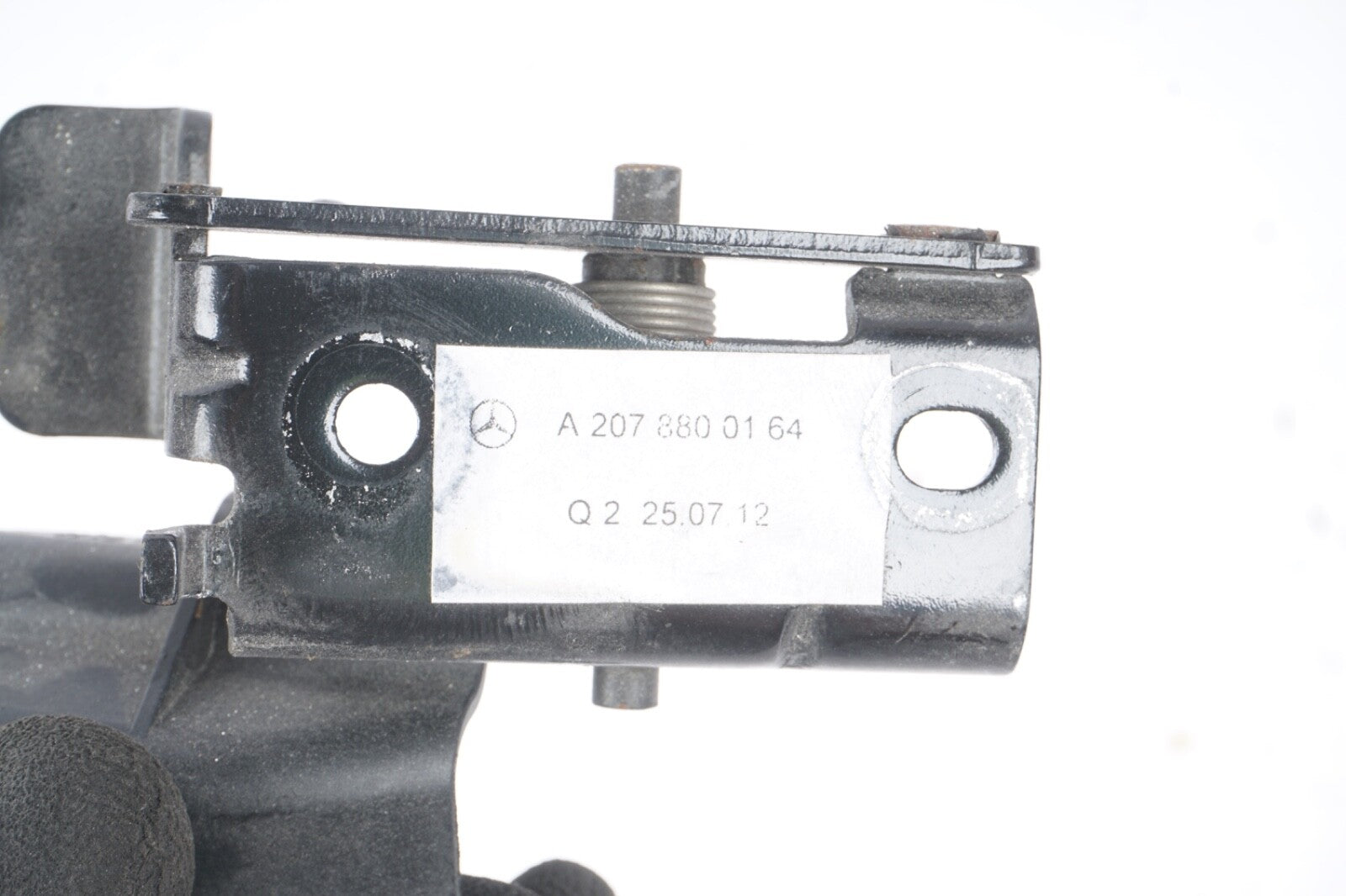 2010 - 2013 MERCEDES E350 E550 CONVERTIBLE HOOD SAFETY LATCH