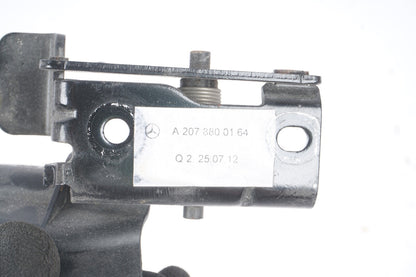2010 - 2013 MERCEDES E350 E550 CONVERTIBLE HOOD SAFETY LATCH