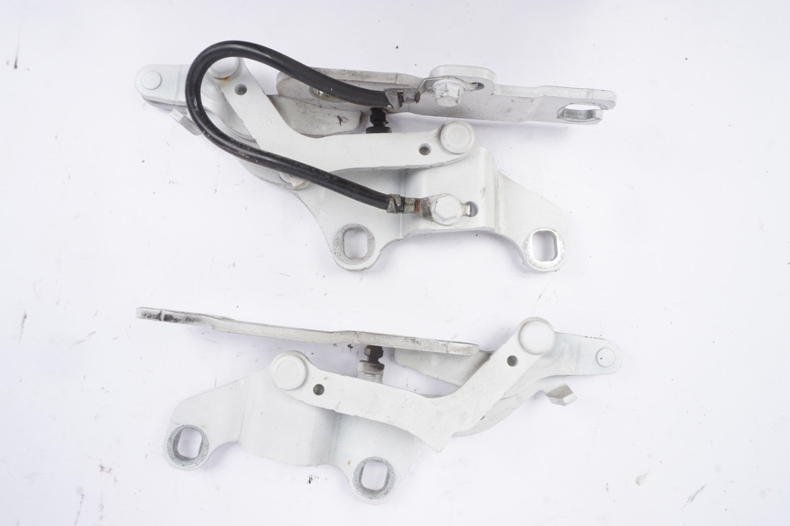 2007-2013 BMW 328i Two Door Hood Left Right Hinge 7115263 OEM