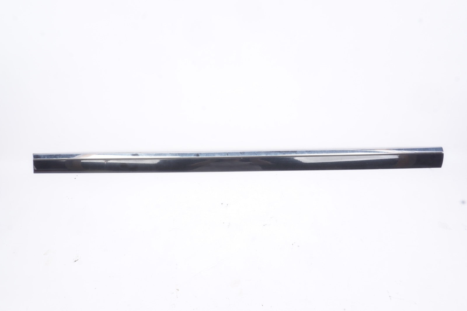 2004 - 2010 AUDI A8L D3 4.2 Front Left Door Molding OEM 4E0853953