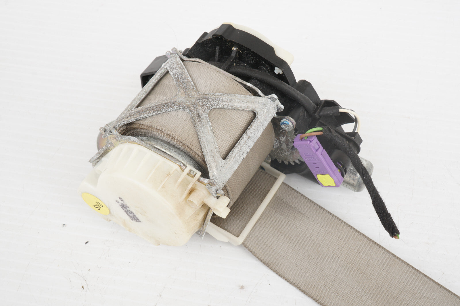 2007 - 2009 AUDI Q7 FRONT RIGHT PASSENGER SEAT BELT RETRACTOR OEM