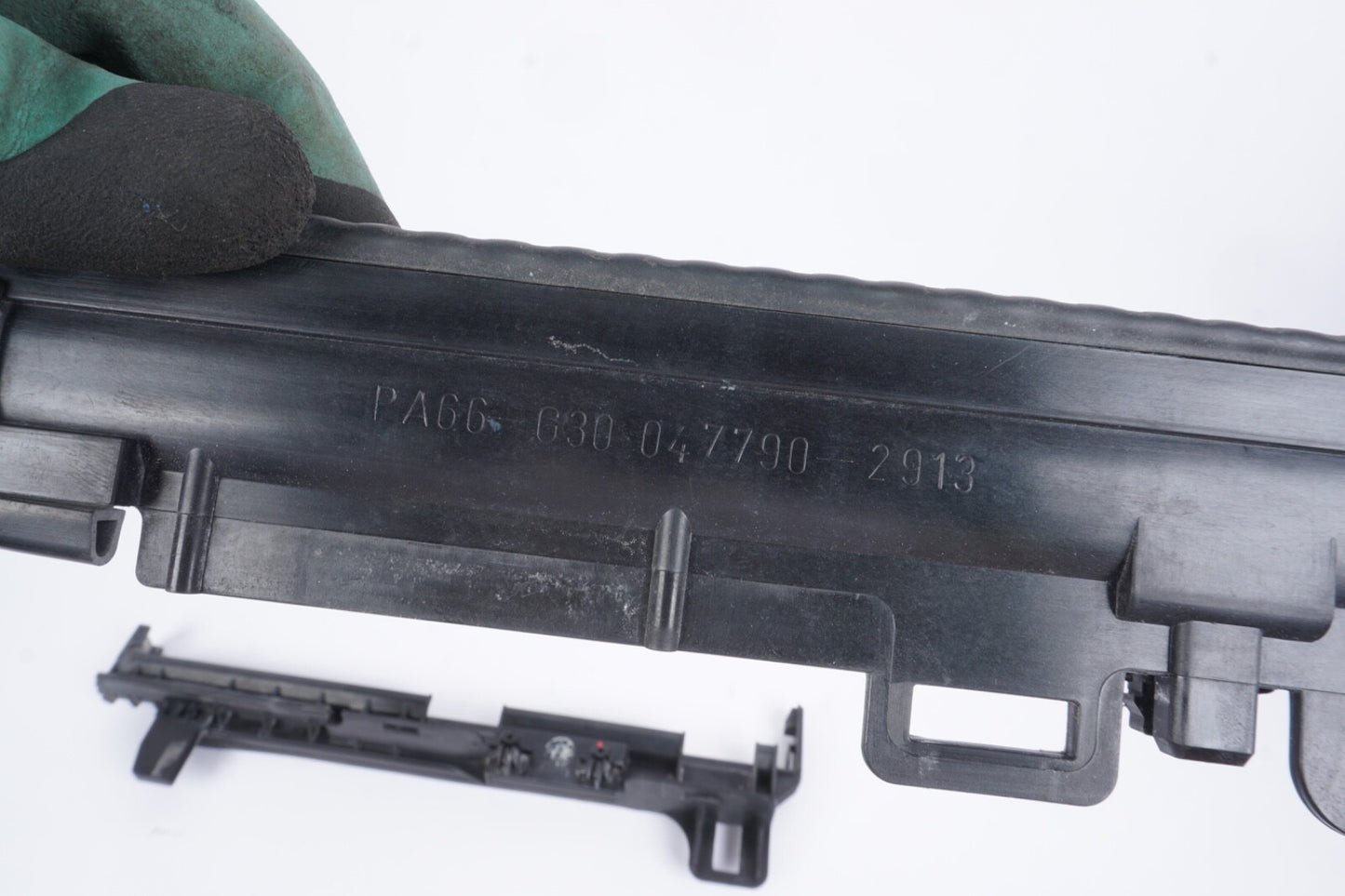 08-14 Mercedes W204 C-class RADIATOR SUPPORT BRACKET LEFT & RIGHT PAIR SET OEM