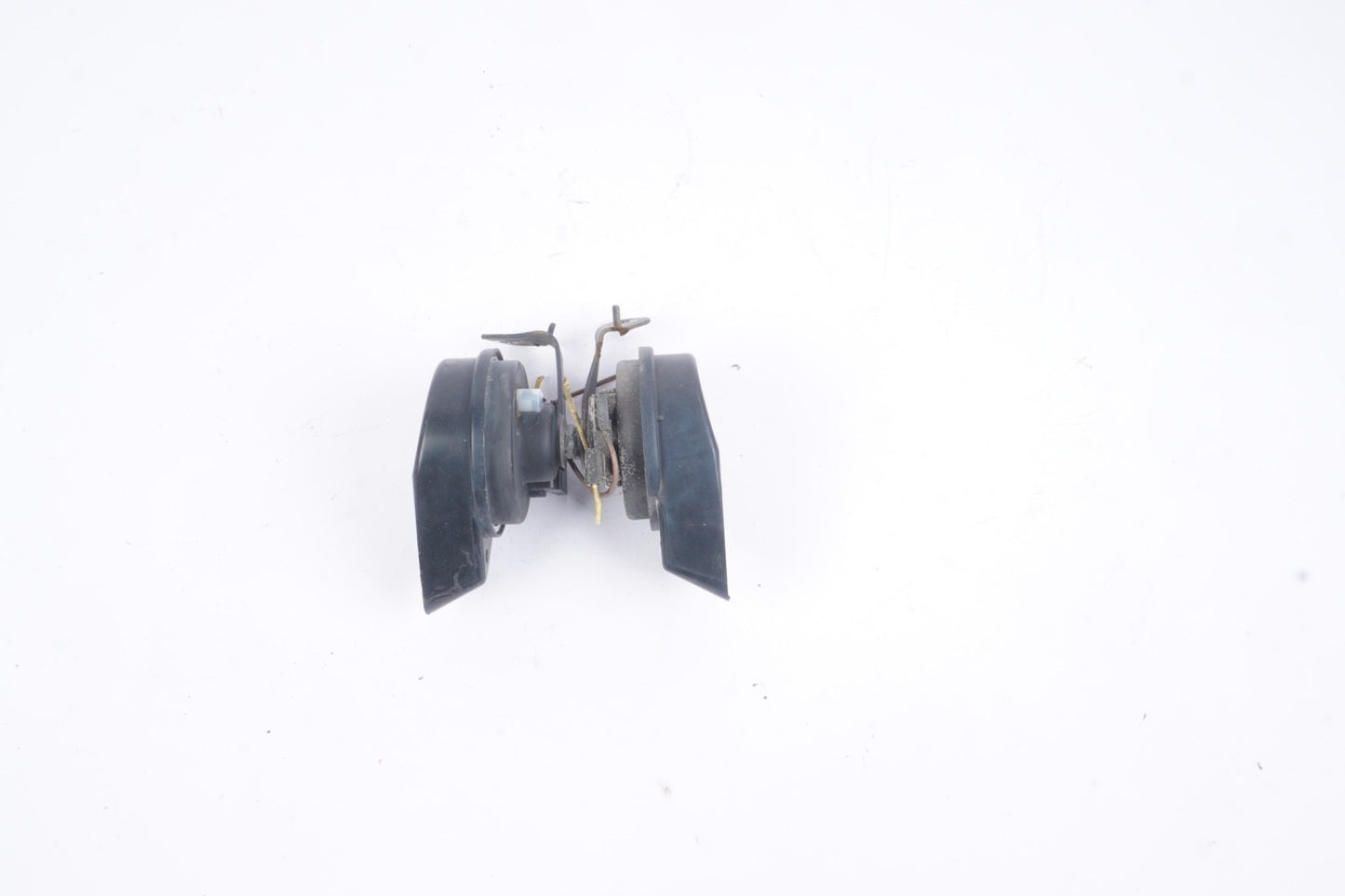 2011 - 2013 Mercedes W221 S550 S63 AMG Horn Set Pair OEM