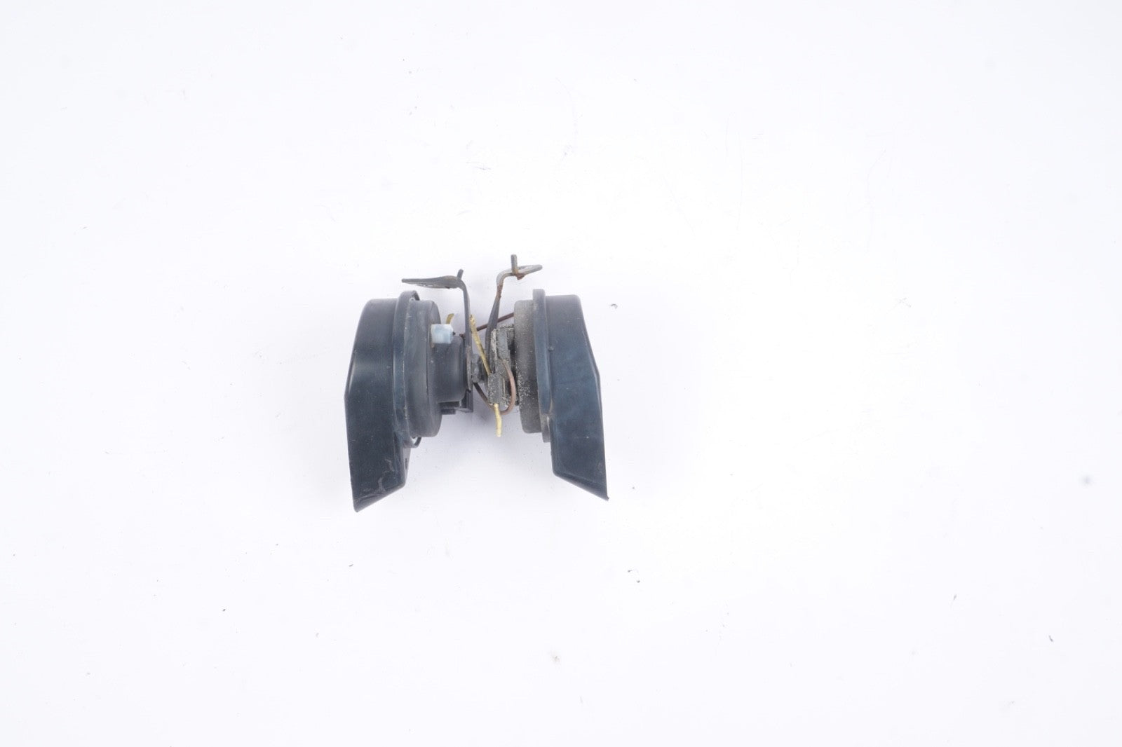 2011 - 2013 Mercedes W221 S550 S63 AMG Horn Set Pair OEM