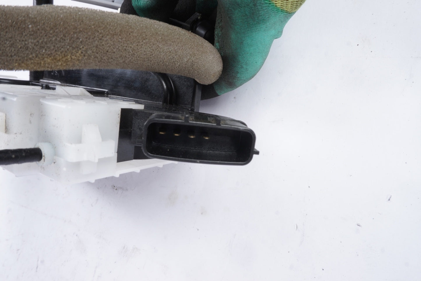 2016-2019 NISSAN TITAN XD FRONT LEFT ACTUATOR DOOR LOCK LATCH OEM