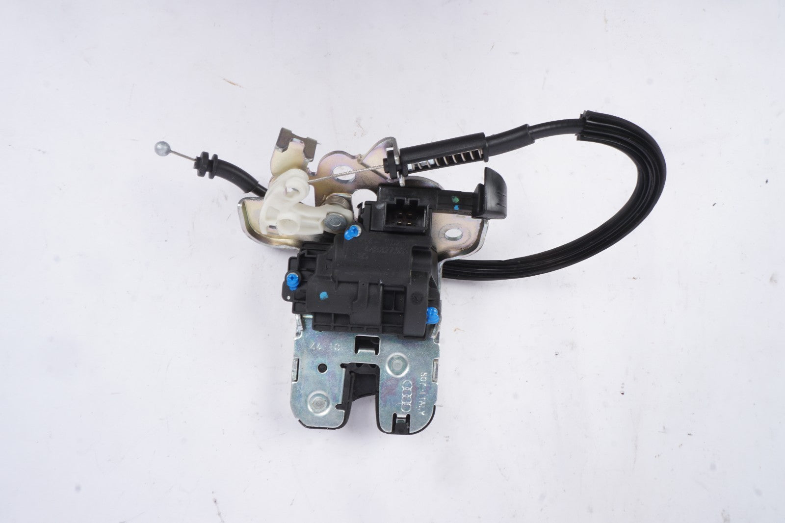 2011 - 2018 AUDI A8 QUATTRO REAR TRUNK LID TAILGATE LATCH LOCK ACTUATOR OEM