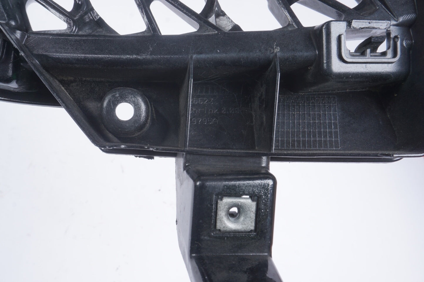 21 22 23 24 25 CHRYSLER PACIFICA LOWER GRILLE BLACK OEM 6WF63DX8AB