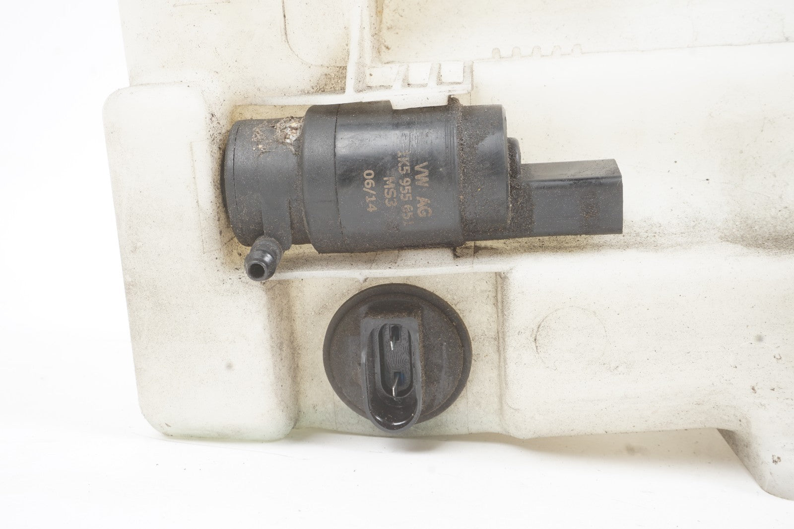 12-19 Volkswagen Passat Washer Fluid Reservoir Bottle OEM