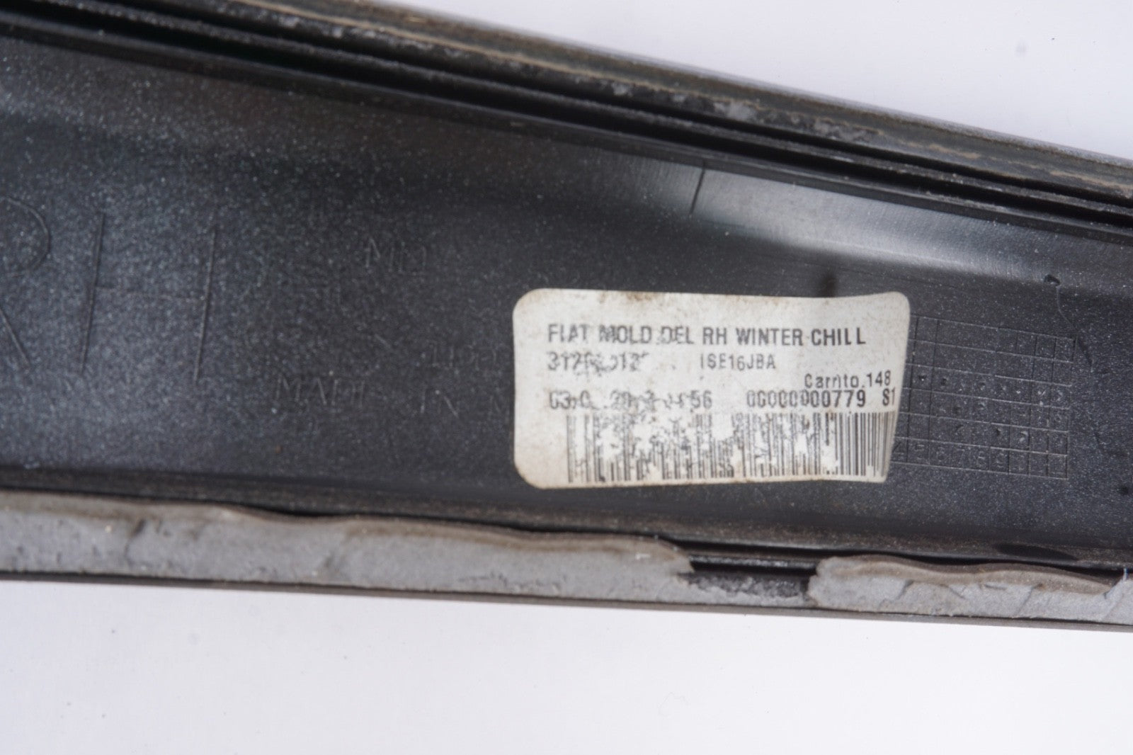 2012 - 2017 Fiat 500 Front Door Molding RIGHT OEM