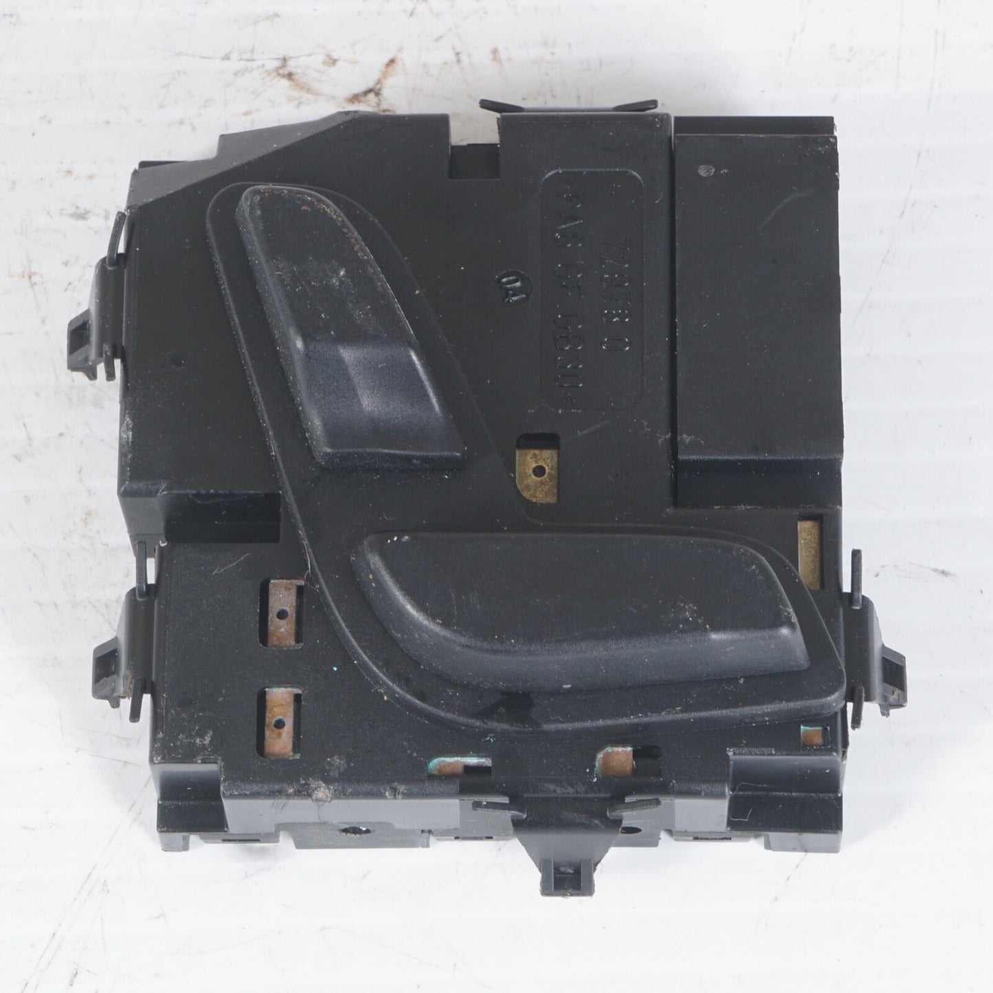 08-14 Mercedes W204 C-CLASS FRONT RIGHT SEAT ADJUSTMENT SWITCH 2048701758 Oem