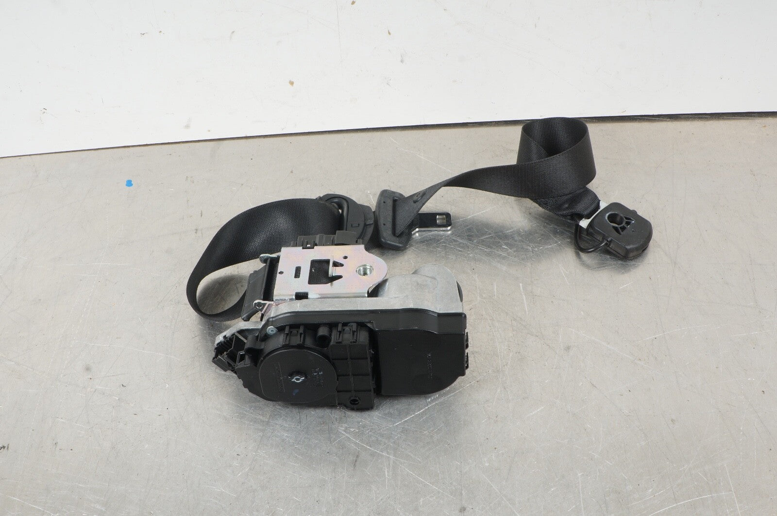 2007-2009 MERCEDES BENZ S550 W221 FRONT RIGHT PASSENGER SIDE SEAT BELT OEM
