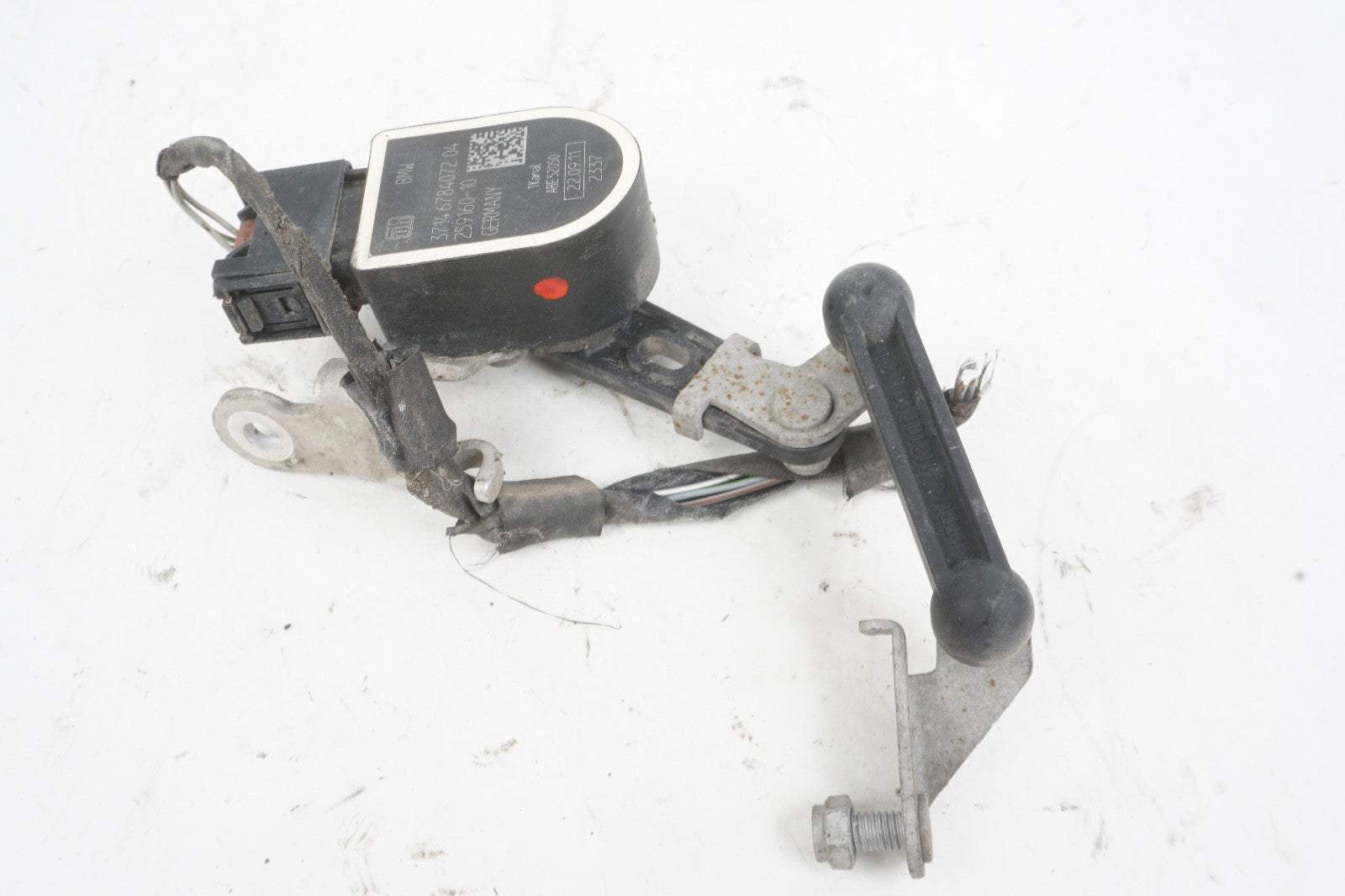 2012 – 2017 BMW 650i Front Left Driver Ride Height Level Sensor OEM 37146784072