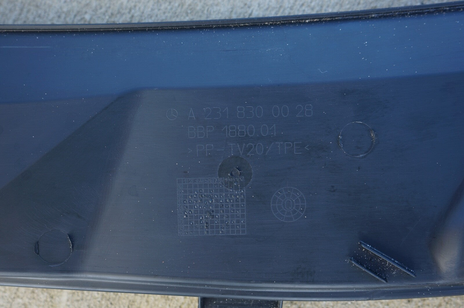 2013-2020 MERCEDES SL400 SL450 SL550 - FRONT WINDSHIELD WIPER COWL GRILLE COVER