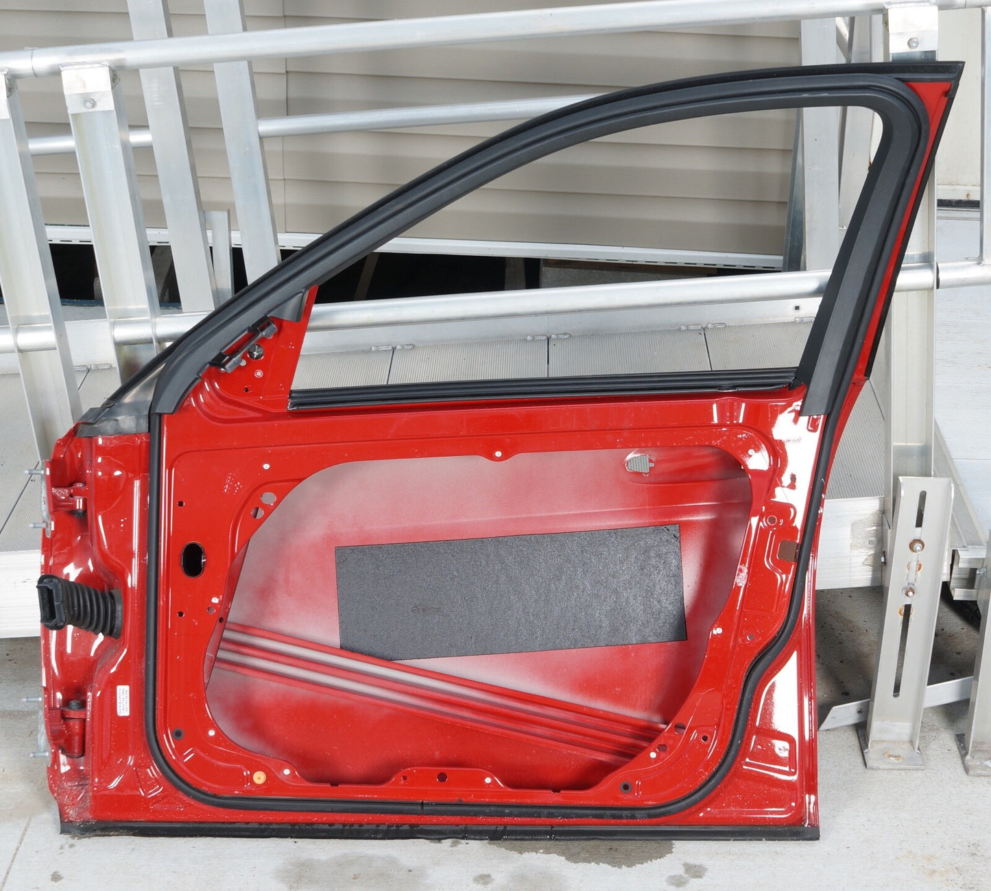 08-14 Mercedes W204 C250 C300 Front Right Passenger Side Exterior Door Shell Red