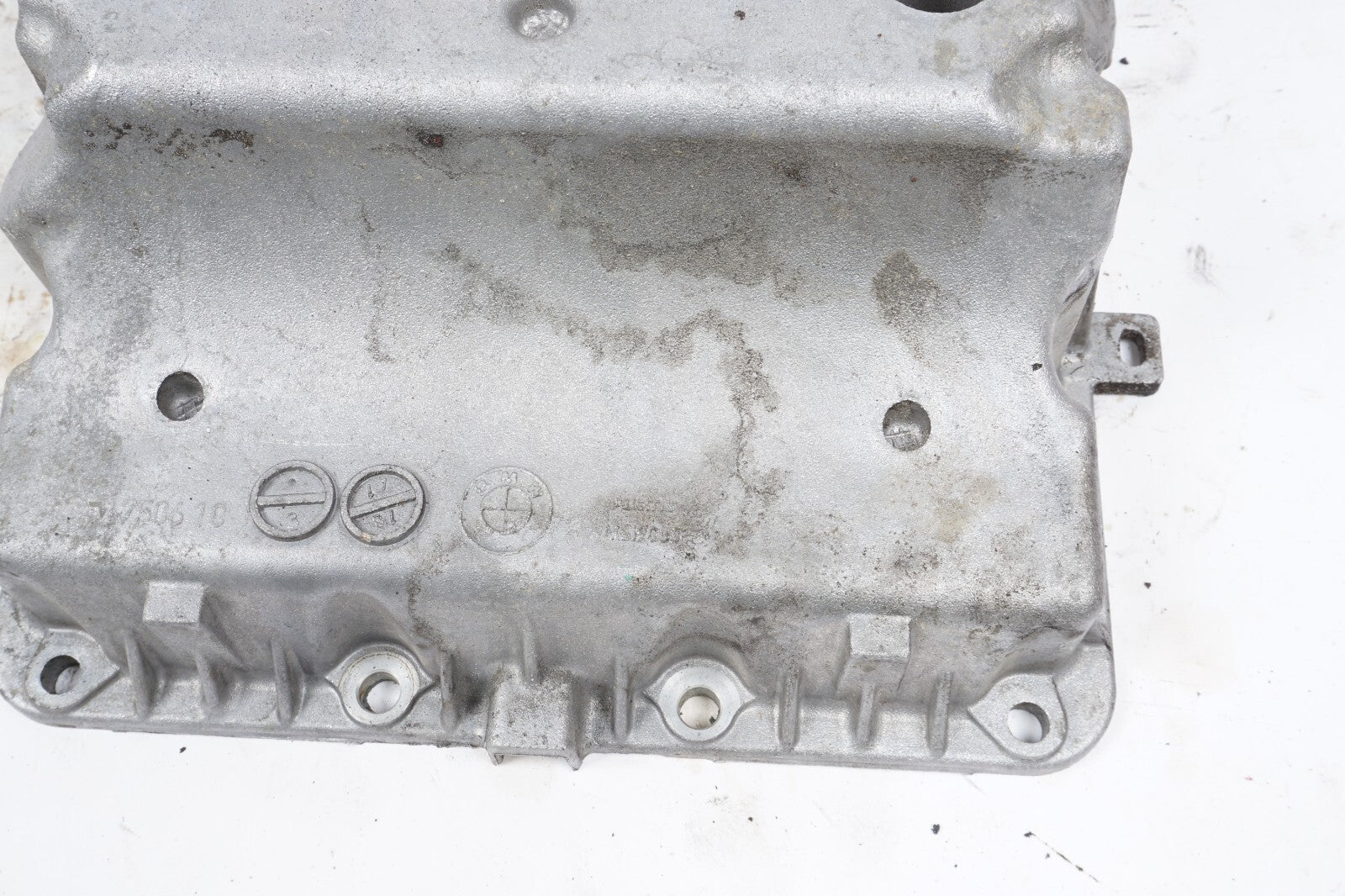 13 - 18 BMW 550I 650I 750I 4.4L N63TU Oil Pan Upper OEM