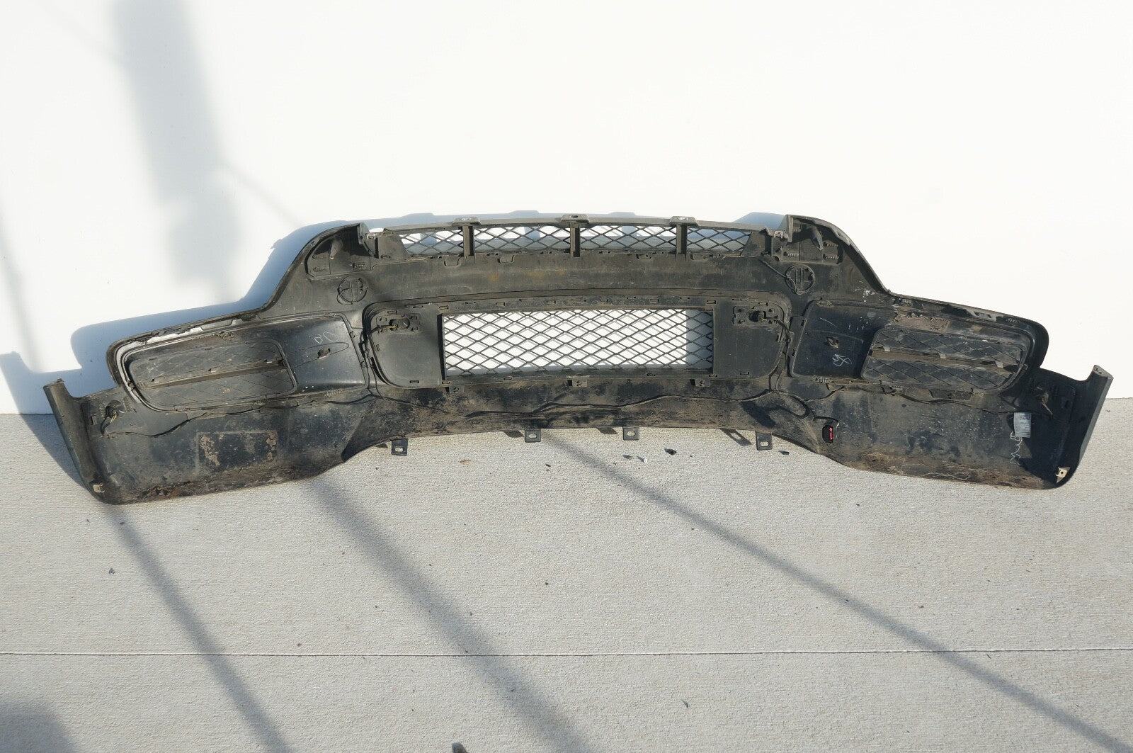 2007-2010 BMW X5 E70 FRONT BUMPER COVER TRIM GRILL  ASSEMBLY W/ PARK SENSORS OEM