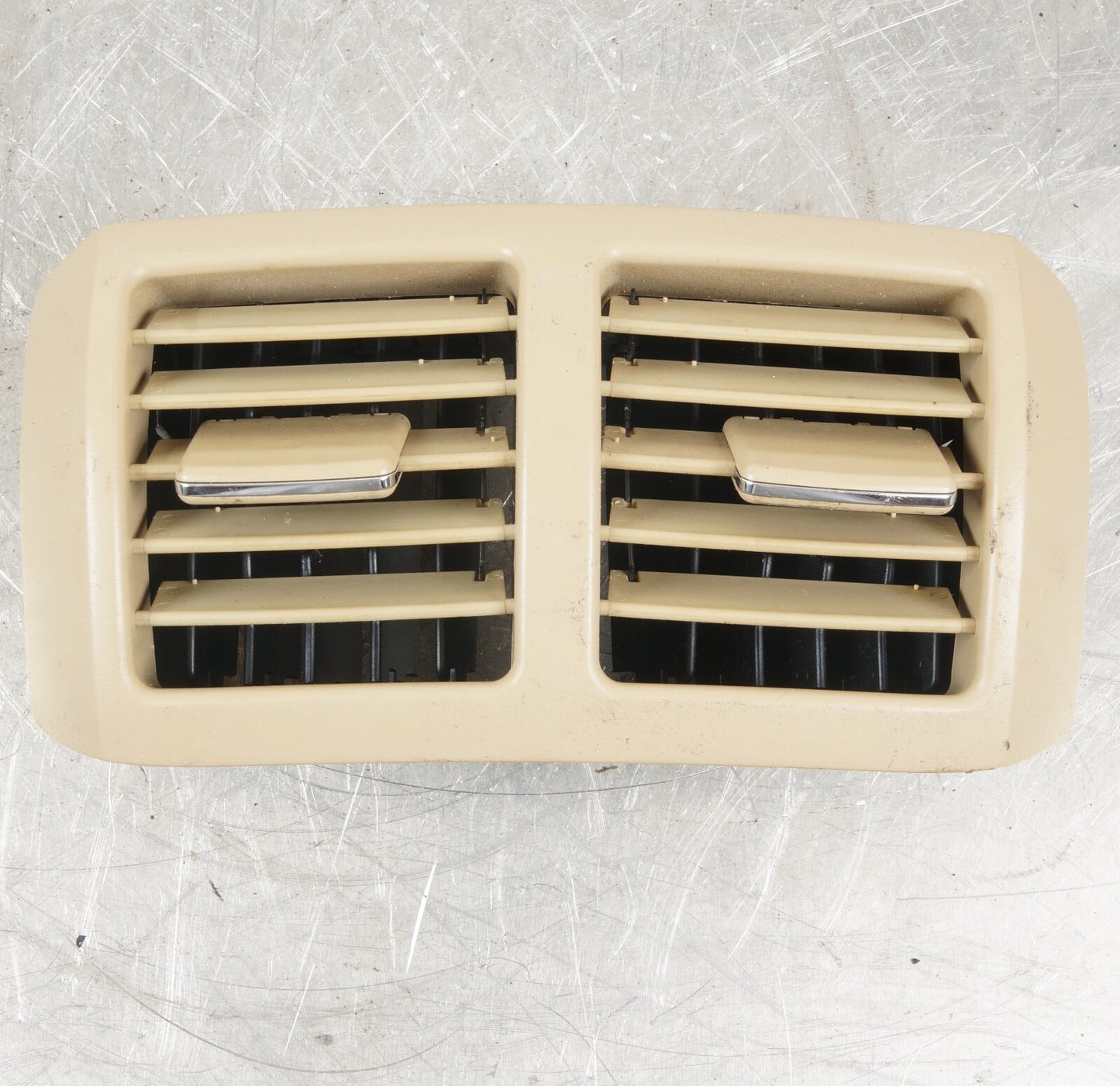 06-09 Mercedes W251 R350 R500 Center Console Rear AC A/C Air Vent 2518301154 OEM