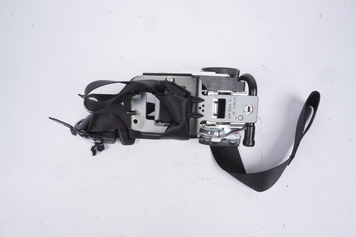 10 -  17 Mercedes E350 E550 Coupe Convertible Right Front Seat Belt
