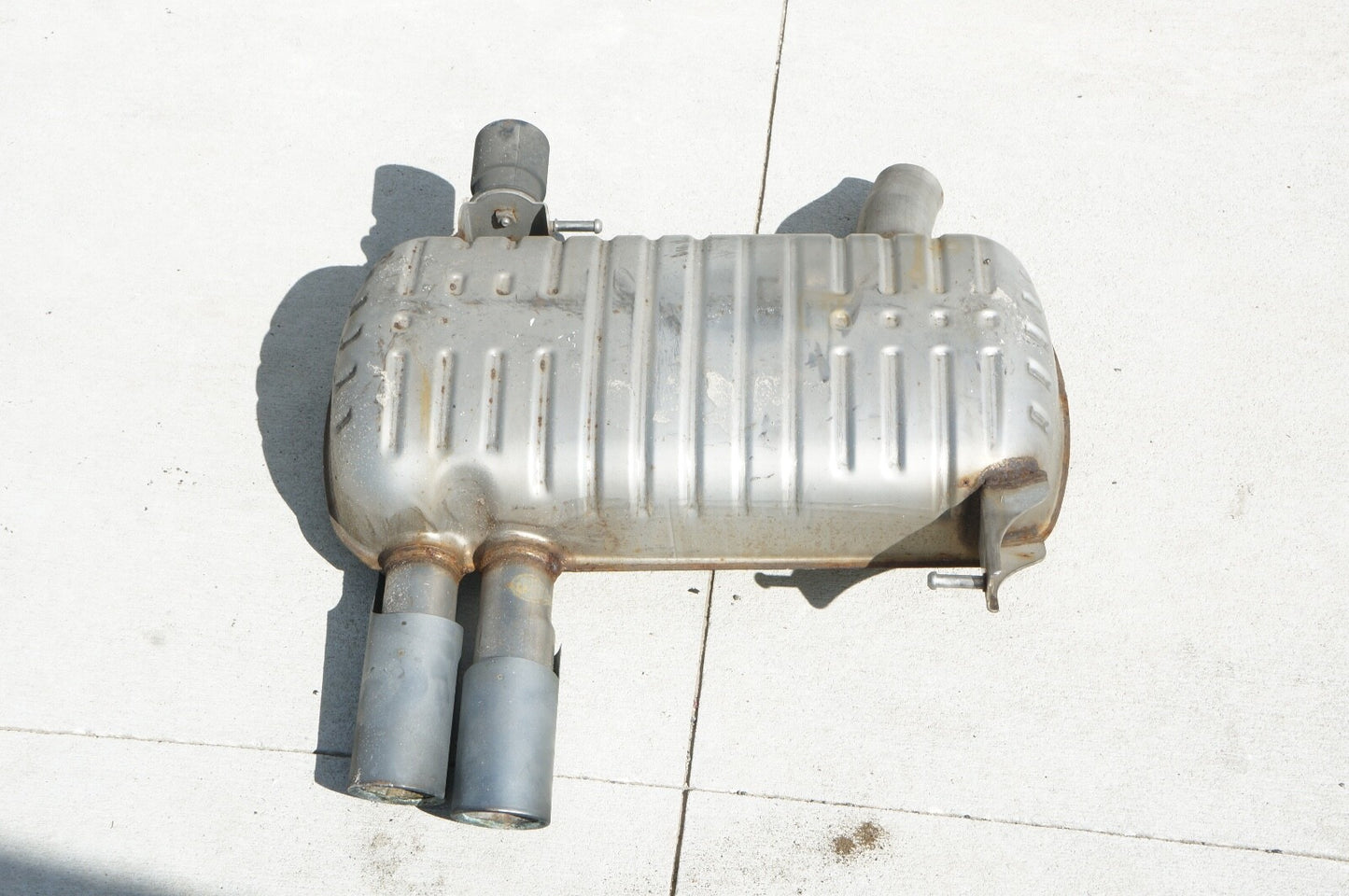 2007 - 2013 BMW 335i  328i REAR EXHAUST MUFFLER DUAL TIP