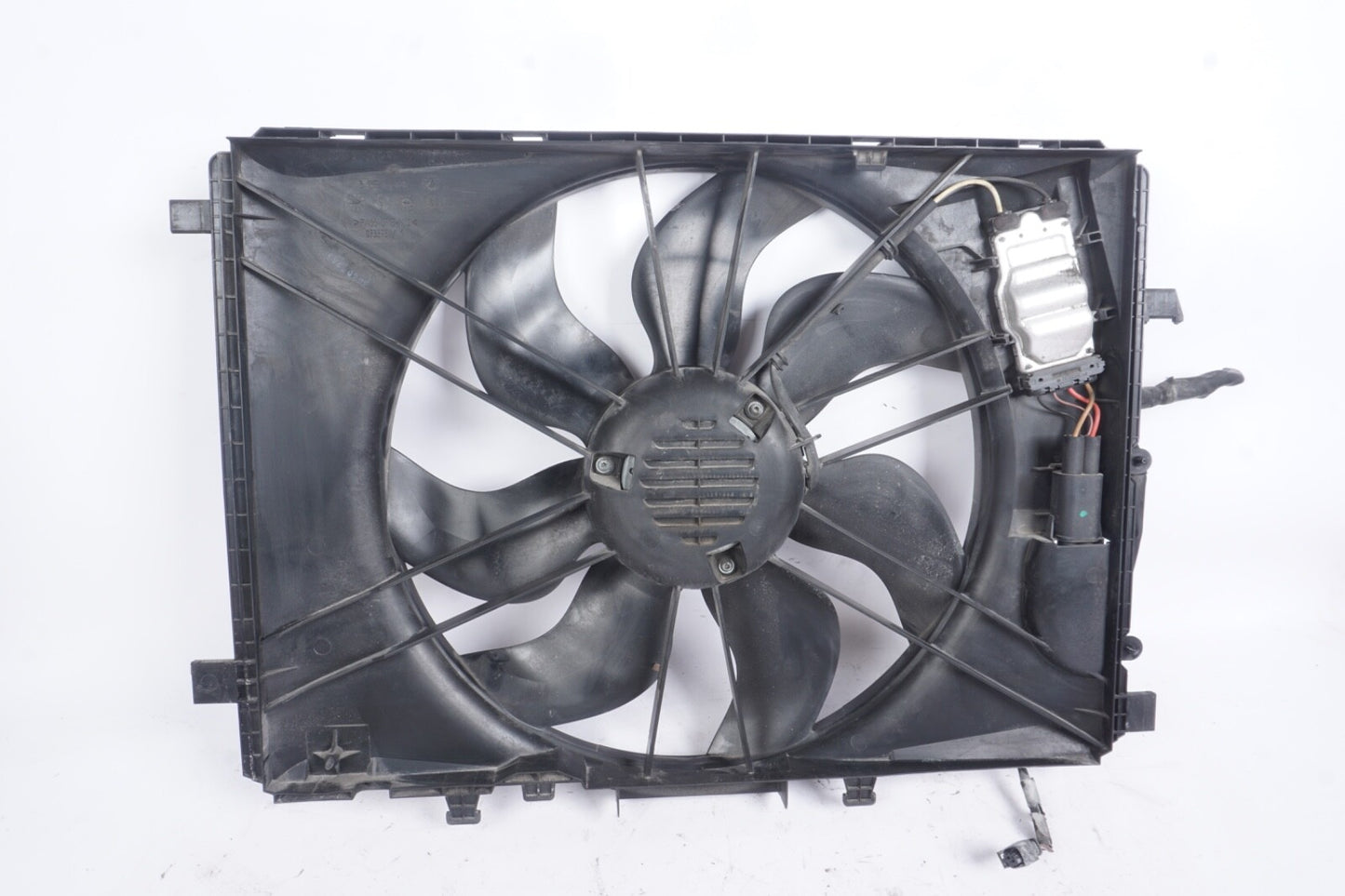 08-18 Mercedes E350 C250 E250 SLK350 Engine Radiator Cooling Fan Motor Assembly