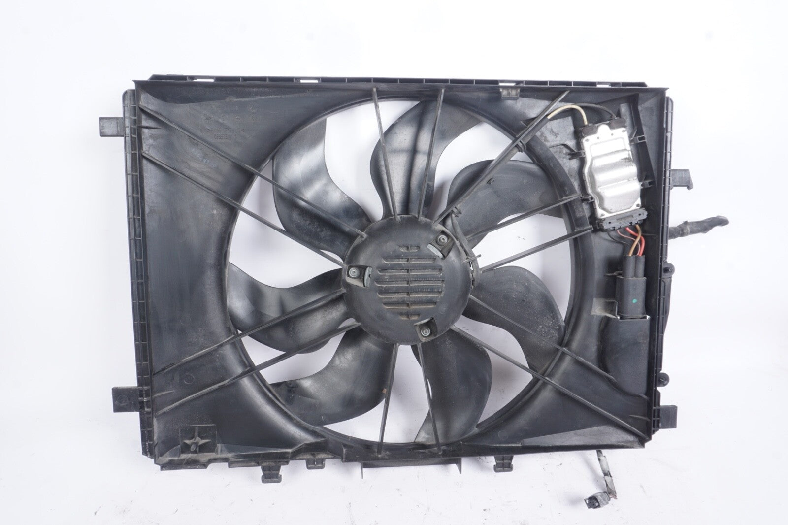 08-18 Mercedes E350 C250 E250 SLK350 Engine Radiator Cooling Fan Motor Assembly