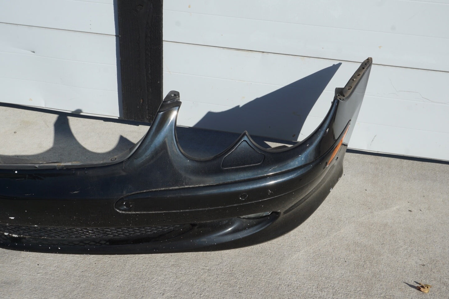03-06 MERCEDES SL500 FRONT BUMPER COVER W/PARK ASSIST SENSORS