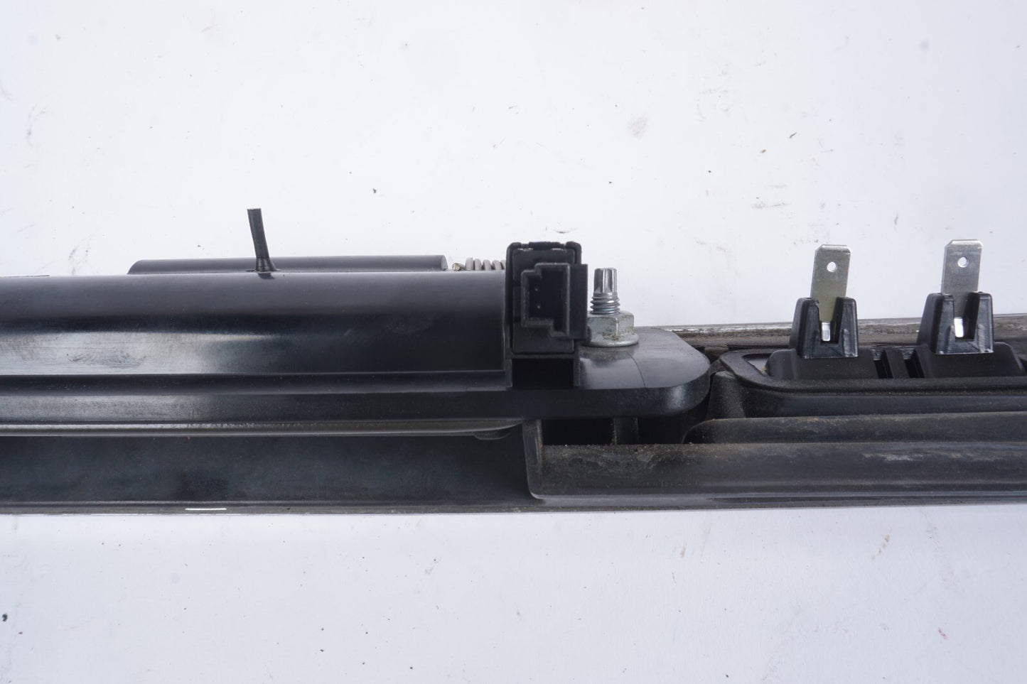 2006-2011 Mercedes ML350 ML500 Rear Trunk Release Handle 1647400893  OEM