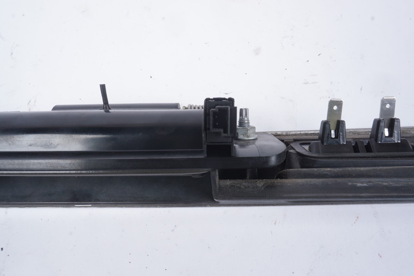 2006-2011 Mercedes ML350 ML500 Rear Trunk Release Handle 1647400893  OEM