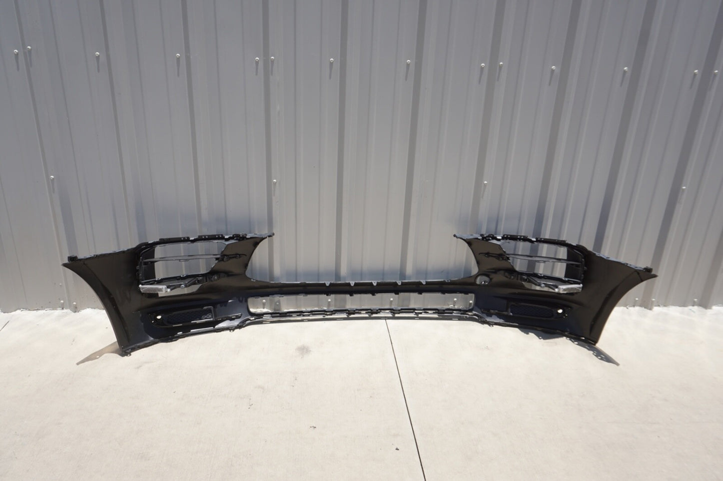 Fits 2019-2022 Porsche Macan New Front Bumper Cover W/Running Lights
