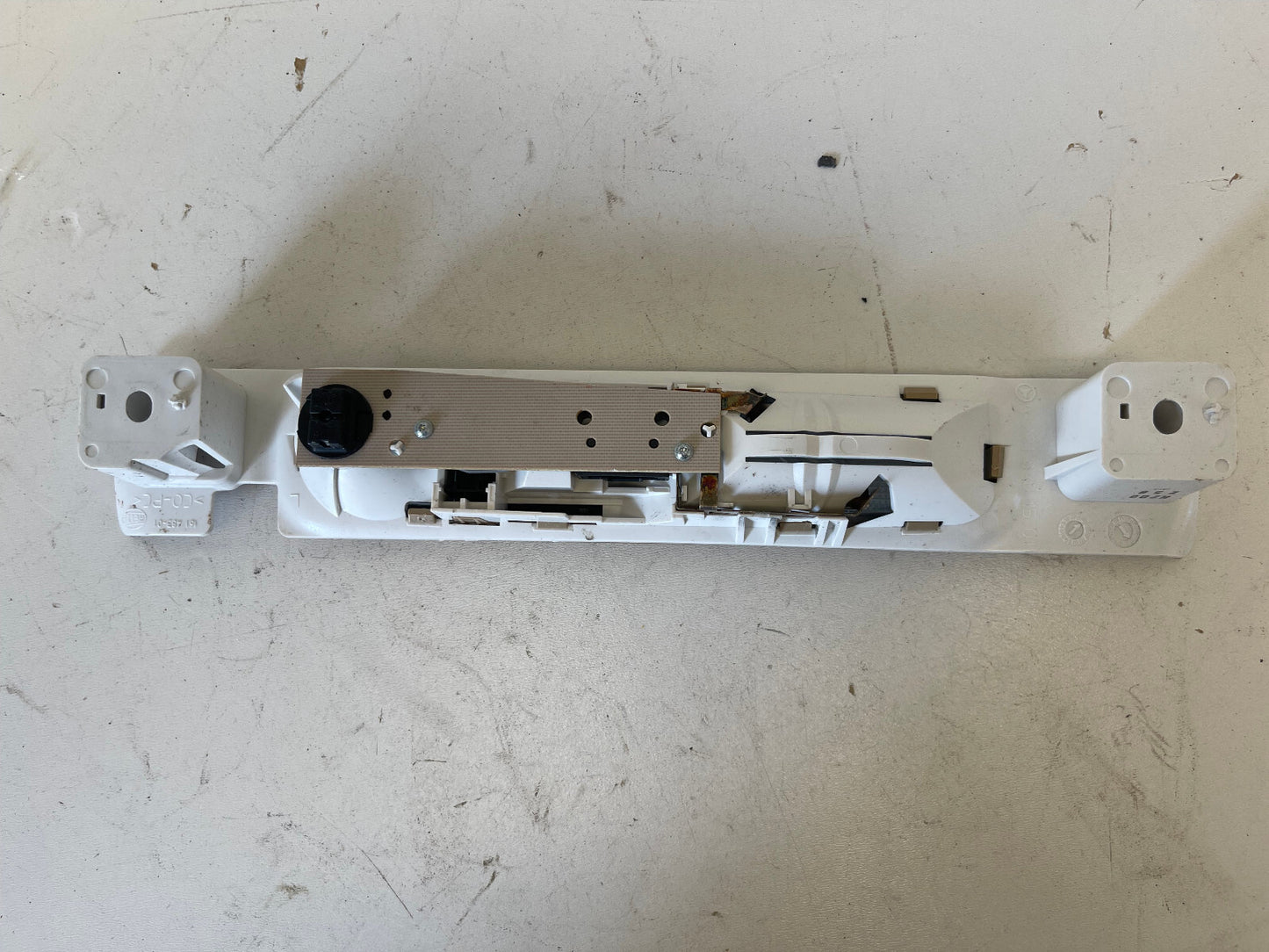 07 - 13 MERCEDES S550 ROOF GRAB HANDLE OVERHEAD LIGHT RIGHT PASSENGER SIDE OEM