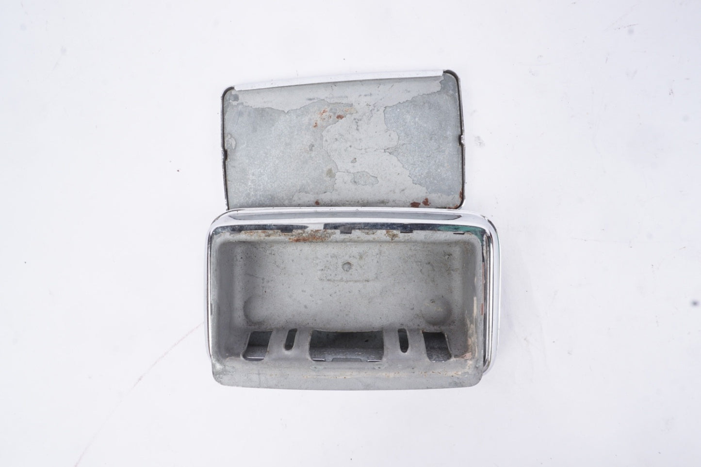 MERCEDES W111 W108 280 SE  W109 300 SEL PAIR REAR SEAT ASH TRAYS AND SURROUNDS