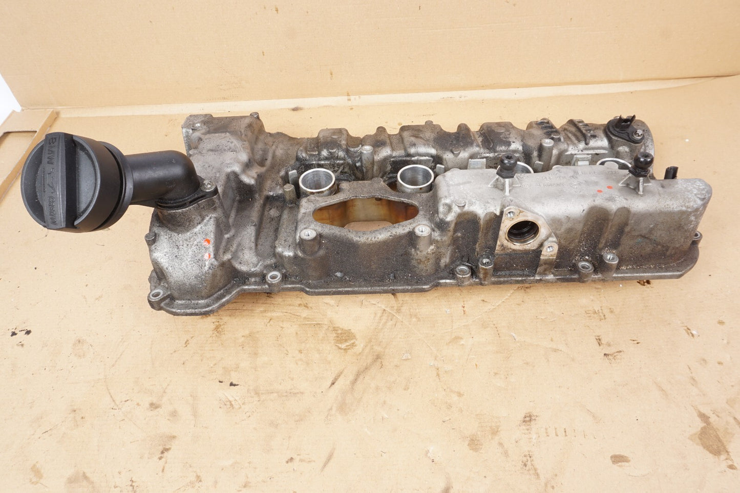 2012 - 2016 BMW 650i 550i 750i 4.4l Right Passenger Side Valve Cover OEM