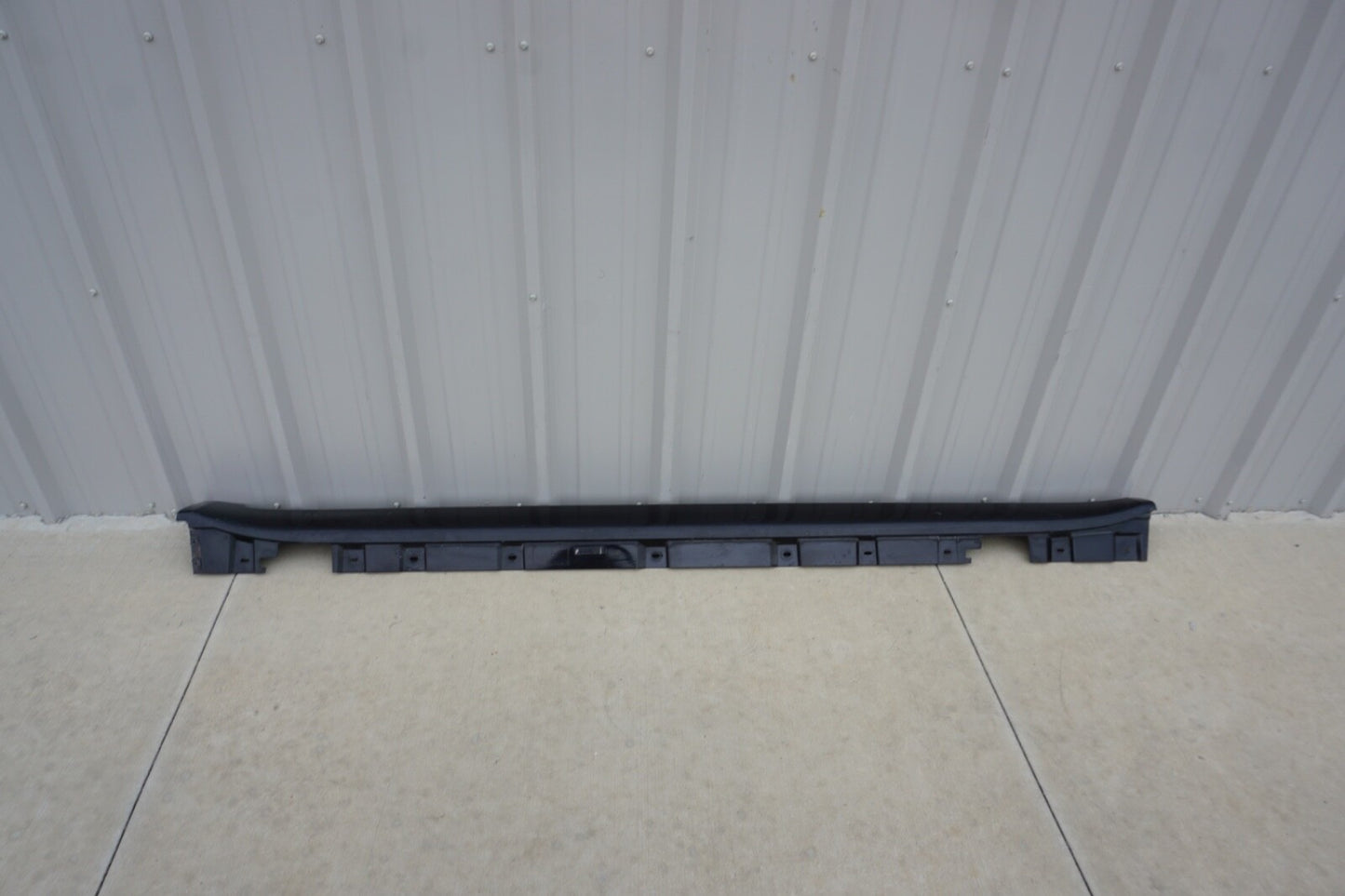 09-15 BMW F02 750Li 740Li ROCKER PANEL COVER MOLDING PASSENGER RIGHT OEM