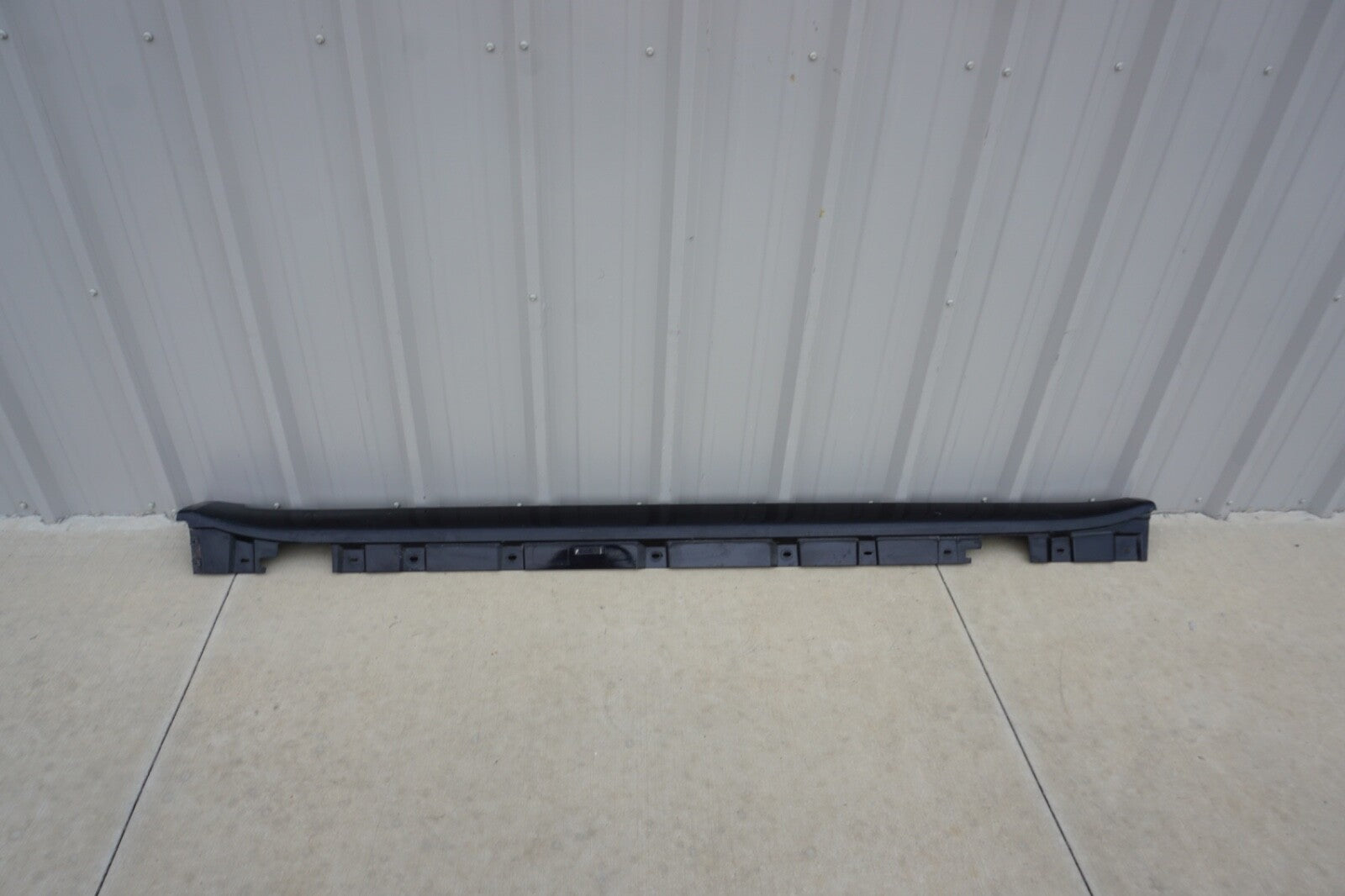 09-15 BMW F02 750Li 740Li ROCKER PANEL COVER MOLDING PASSENGER RIGHT OEM