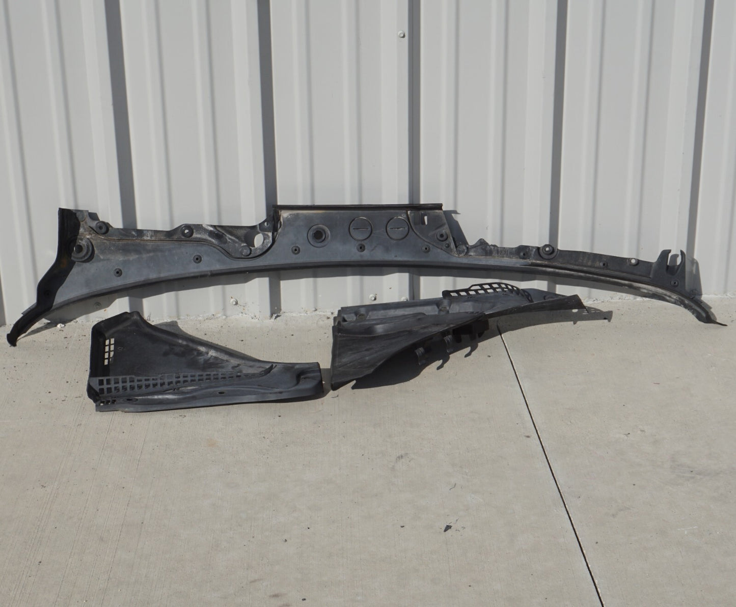 2012 - 2018 BMW 650i 640i Front Windshield Wiper Cowl Vent Panel Set Of  3 OEM