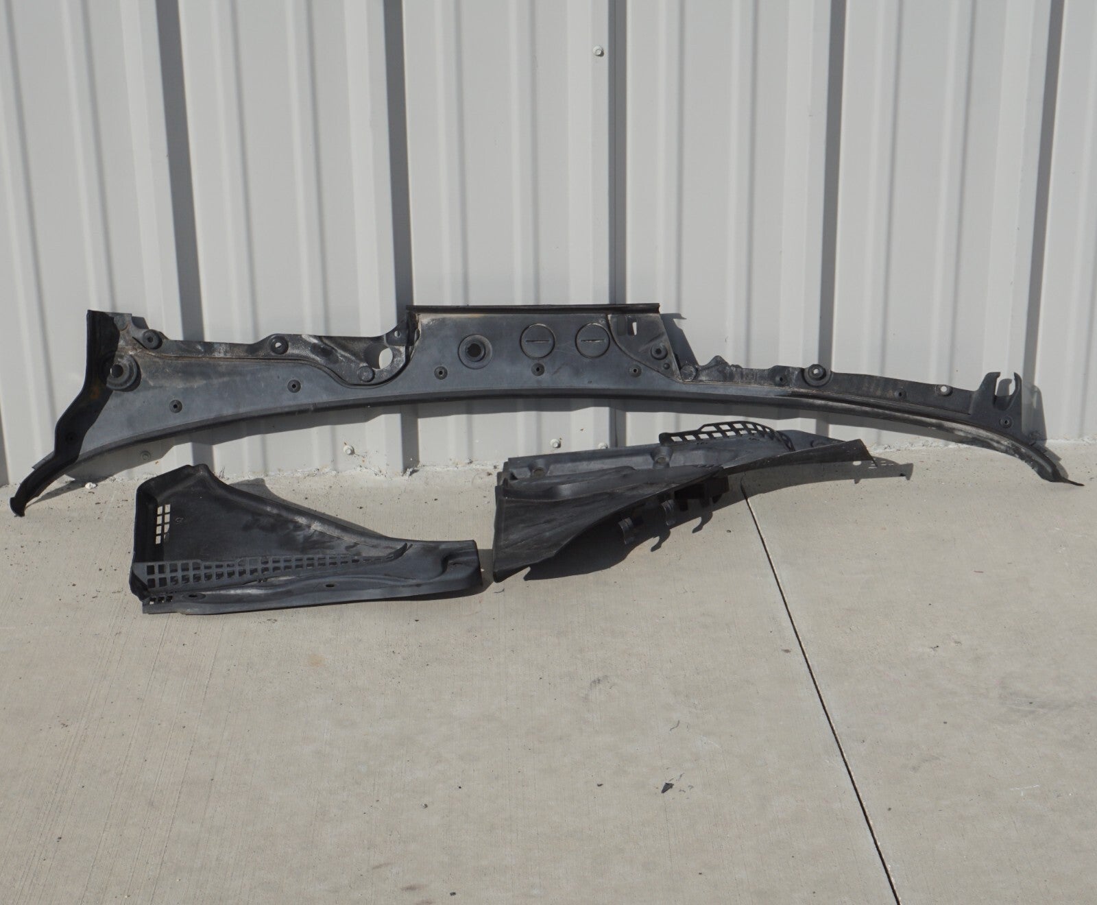 2012 - 2018 BMW 650i 640i Front Windshield Wiper Cowl Vent Panel Set Of  3 OEM