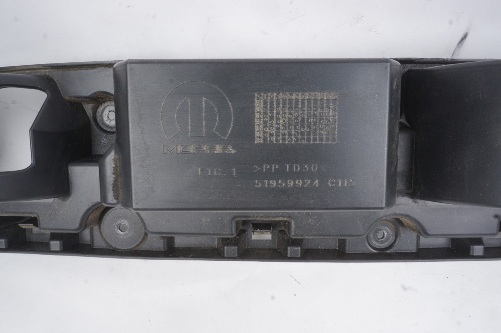 2015 - 2023 Jeep Renegade Rear Back Bumper Cover Panel Energy Absorber Antenna