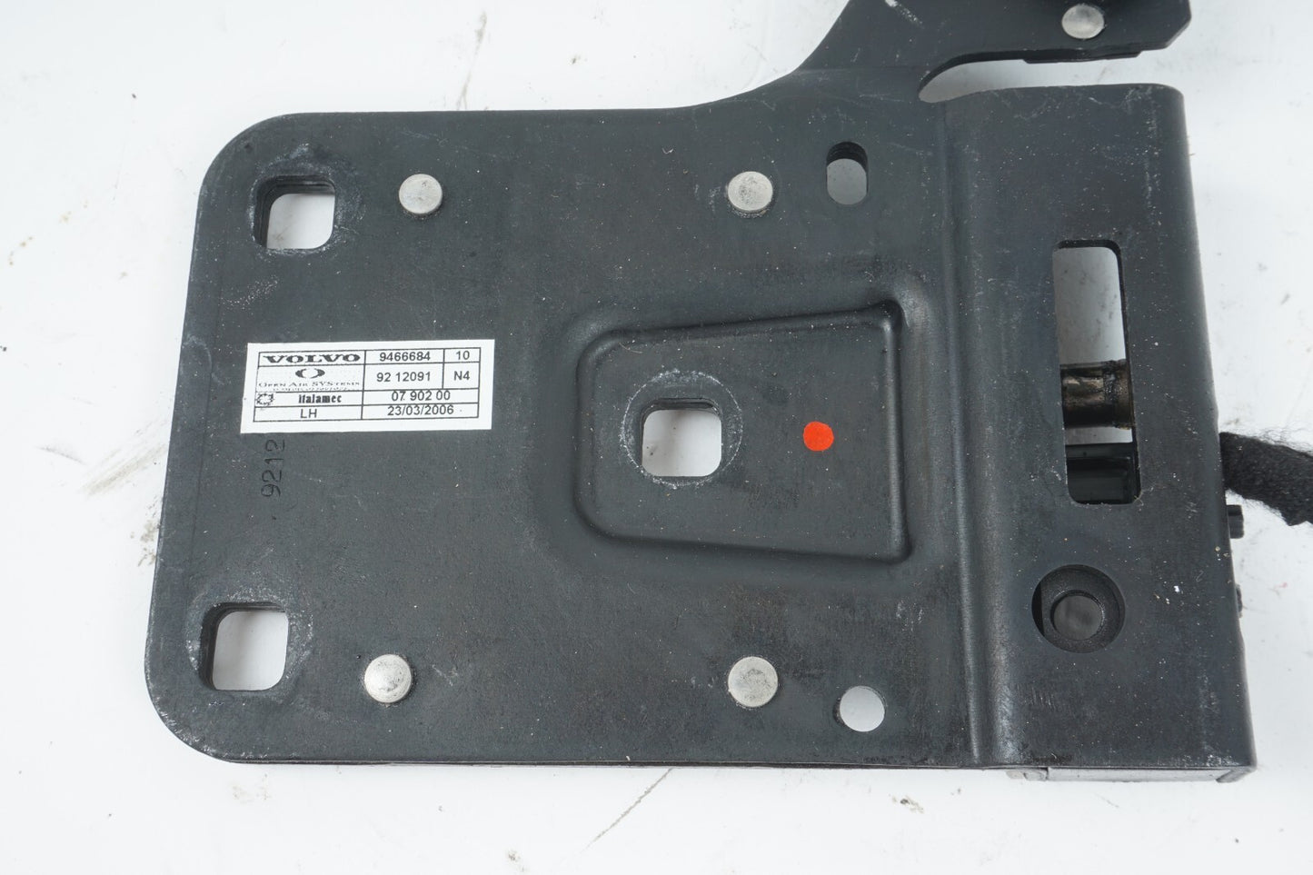 2006-2013 VOLVO C70 CONVERTIBLE TOP ROOF LOCK LATCH LEFT & RIGHT SET  OEM
