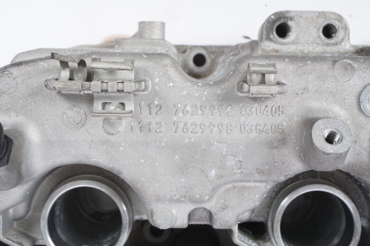 12-18 BMW F01 F10 550i 750i Right Side Engine Valve Cover 7622487 7603060 OEM