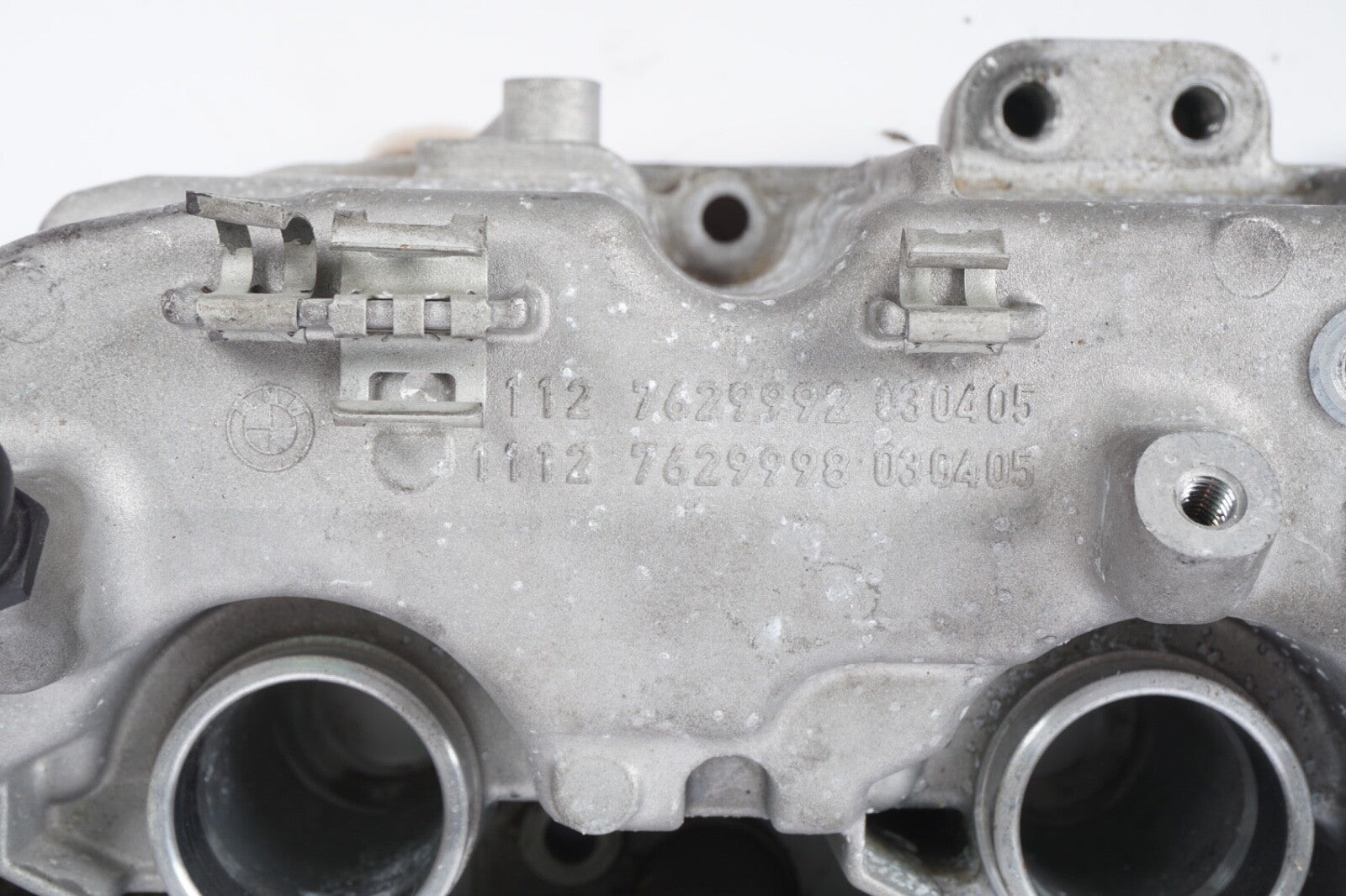 12-18 BMW F01 F10 550i 750i Right Side Engine Valve Cover 7622487 7603060 OEM