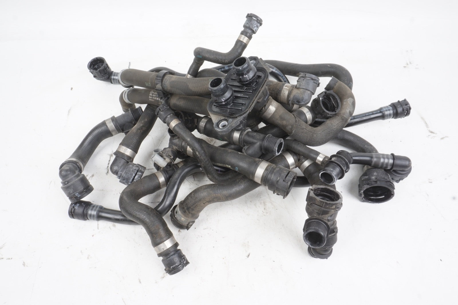 2022 - 2024 MERCEDES EQB350 EQB300 COOLANT COOLING HOSE TUBE PIPE LINE SET