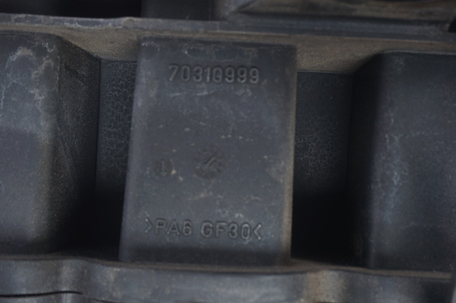 08-18 Porsche Cayenne 3.6L Engine Intake Manifold Lid OEM
