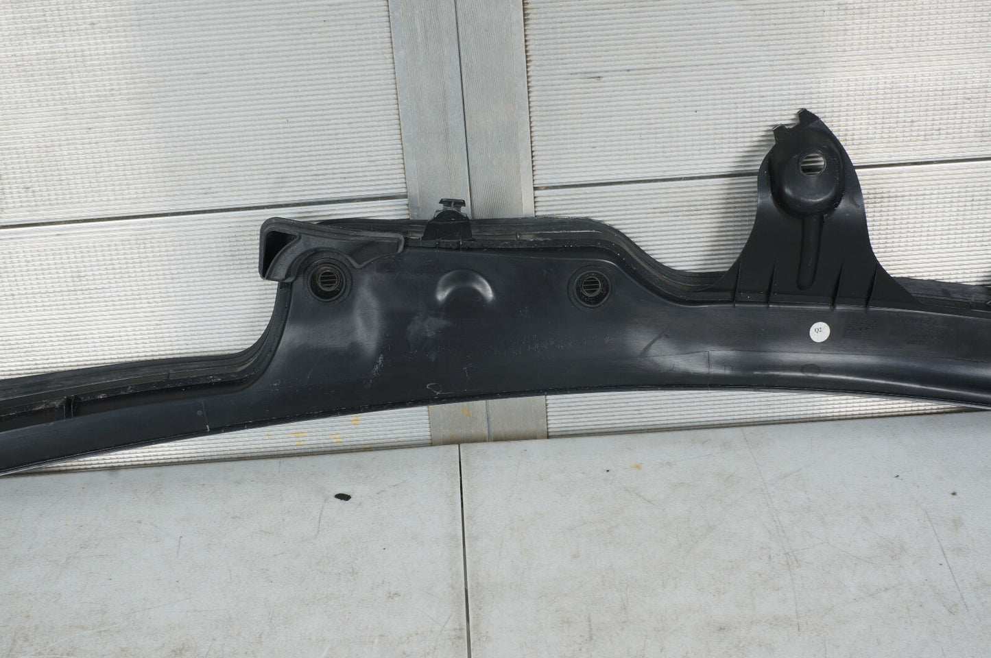 2007 - 2013 MERCEDES S550 W221 WINDSHIELD COWL PANEL WATER DRIP COVER OEM
