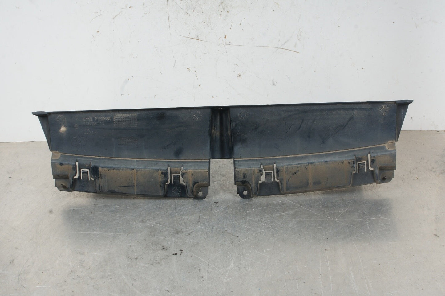 2007-2013 BMW X5 - REAR Bumper Mount Bracket (Center) 7158444