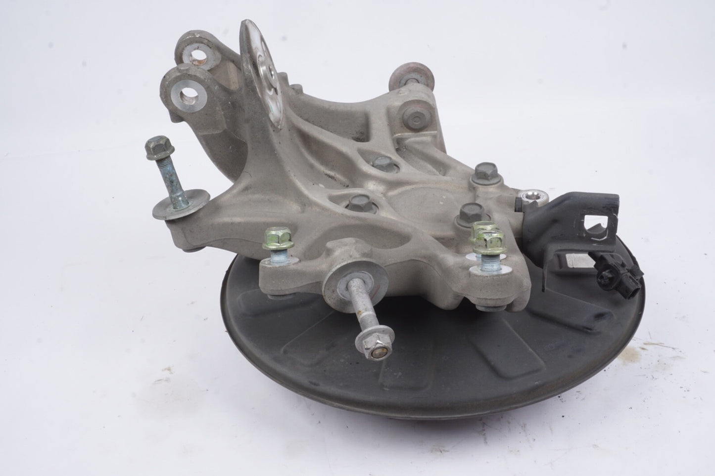 2018 - 2025 HONDA ODYSSEY REAR LEFT SIDE SUSPENSION SPINDLE KNUCKLE W/ HUB OEM