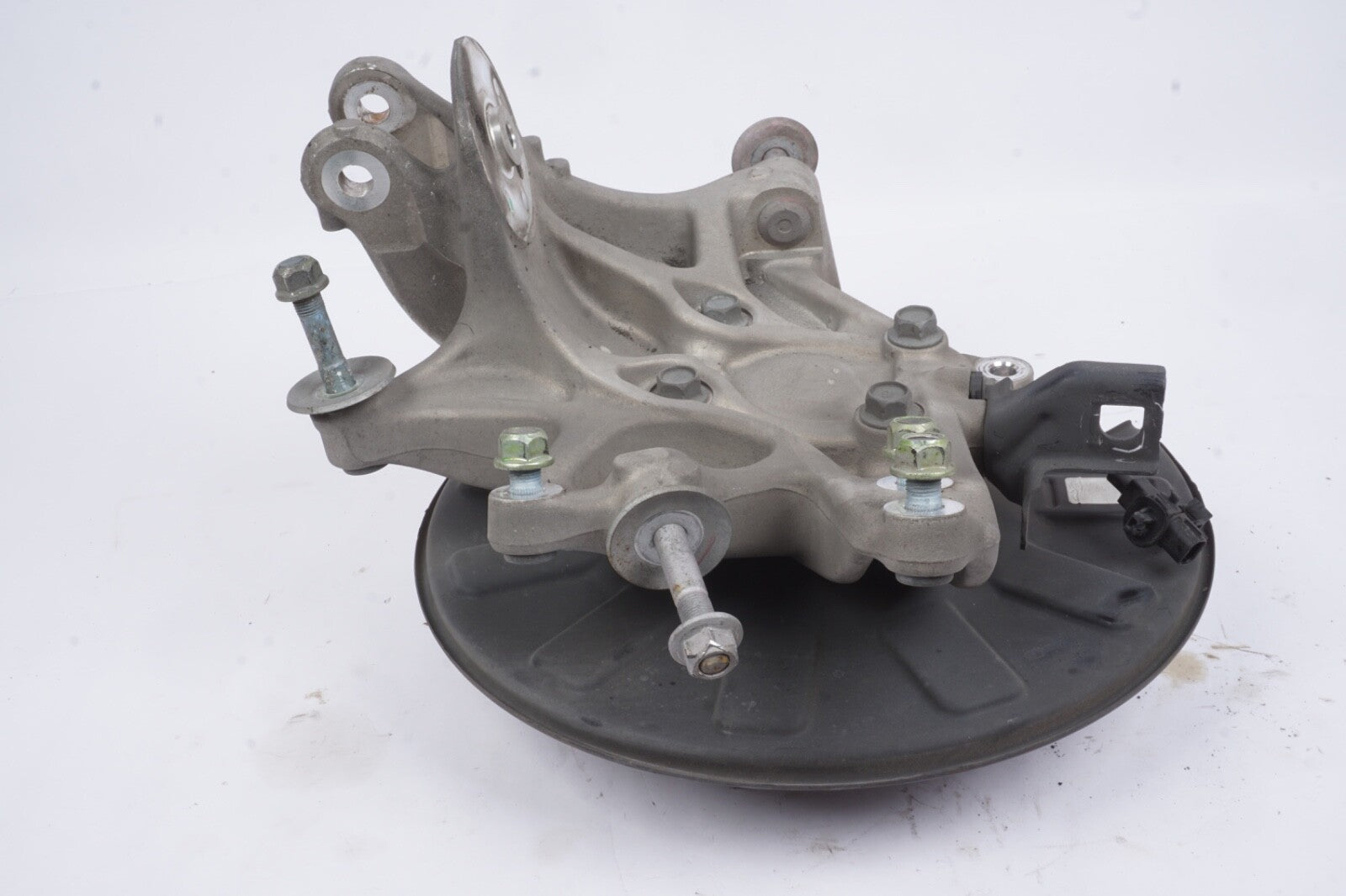 2018 - 2025 HONDA ODYSSEY REAR LEFT SIDE SUSPENSION SPINDLE KNUCKLE W/ HUB OEM