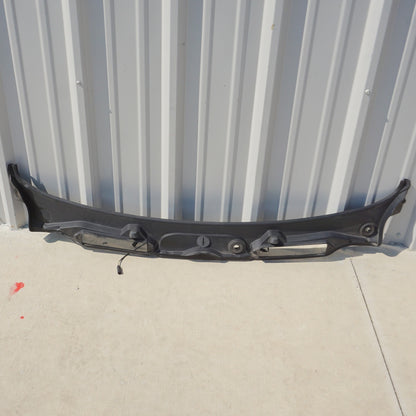 2007-2013 BMW 335I E92 E93 FRONT WINDSHIELD WIPER VENT GRILL COVER PANEL OEM